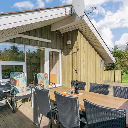 Seda - 600m From The Sea By Interhome